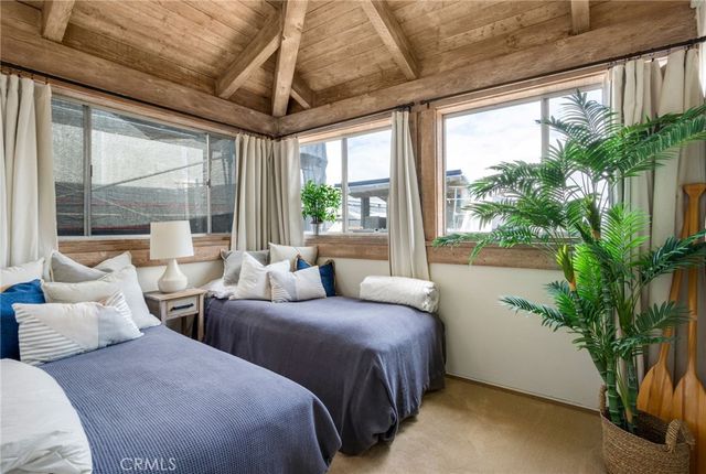 920 E Oceanfront, Newport Beach, CA 92661