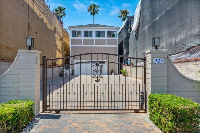 920 E Oceanfront, Newport Beach, CA 92661
