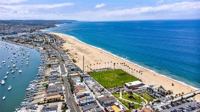 920 E Oceanfront, Newport Beach, CA 92661