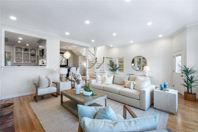 920 E Oceanfront, Newport Beach, CA 92661