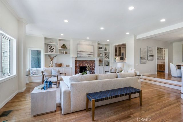 920 E Oceanfront, Newport Beach, CA 92661