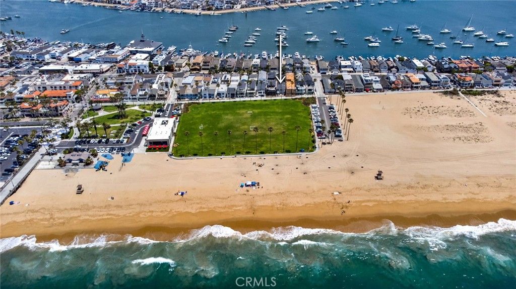 920 E Oceanfront, Newport Beach, CA 92661 — photo 2