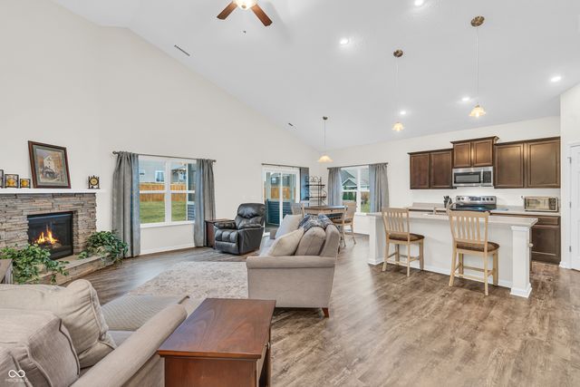 1059 Cherry Tree Lane, Greenwood, IN 46143