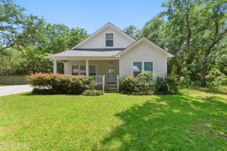 8809 Neptune Avenue, Ocean Springs, MS 39564