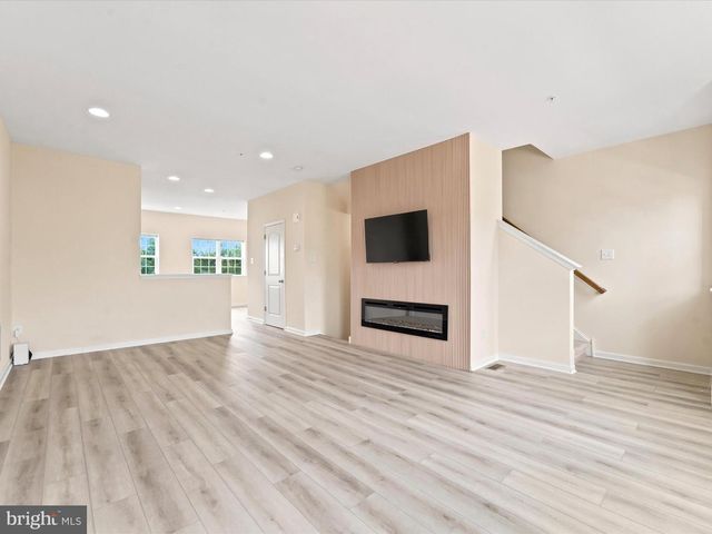 145 MERCER CT, Fairless Hills, PA 19030