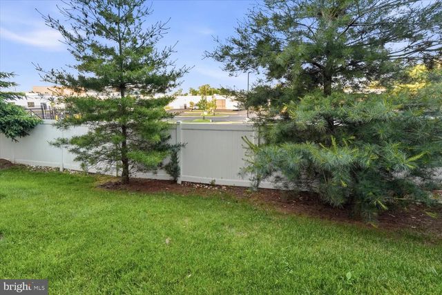 145 MERCER CT, Fairless Hills, PA 19030