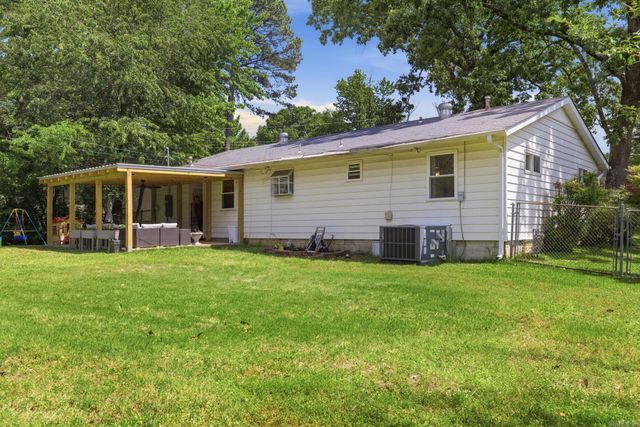 318 Ellis Drive, Little Rock, AR 72205