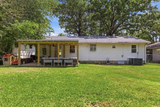 318 Ellis Drive, Little Rock, AR 72205