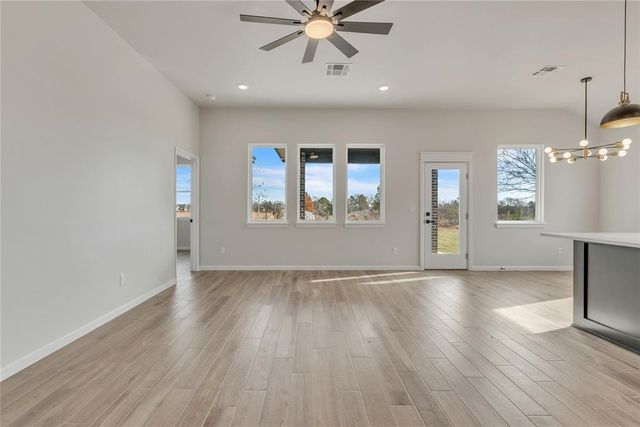 642 Grand Sycamore Drive, Washington, OK 73093