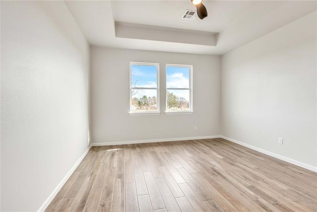 642 Grand Sycamore Drive, Washington, OK 73093