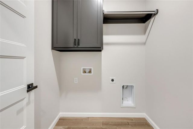 642 Grand Sycamore Drive, Washington, OK 73093