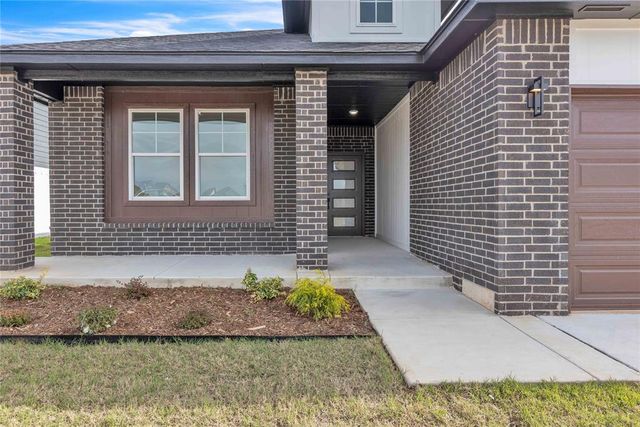 642 Grand Sycamore Drive, Washington, OK 73093