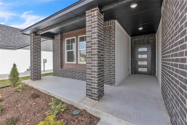 642 Grand Sycamore Drive, Washington, OK 73093