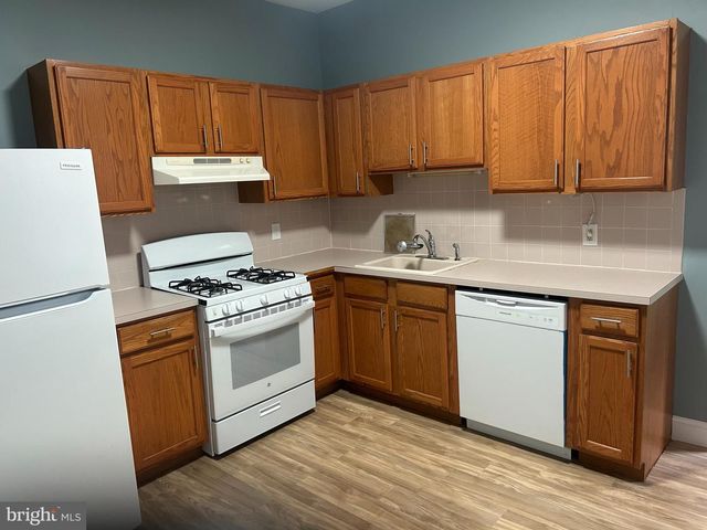 5429 N FRONT STREET, Philadelphia, PA 19120