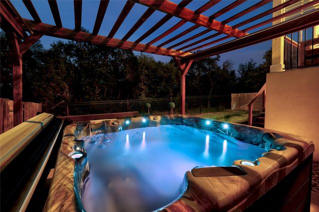 840 Hazy Hills LOOP, Dripping Springs, TX 78620