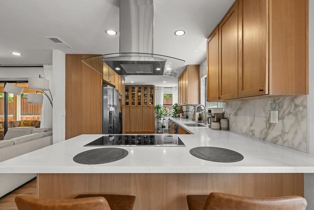 3910 Adelheid Way, Sacramento, CA 95821