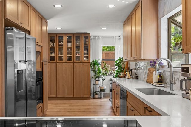 3910 Adelheid Way, Sacramento, CA 95821