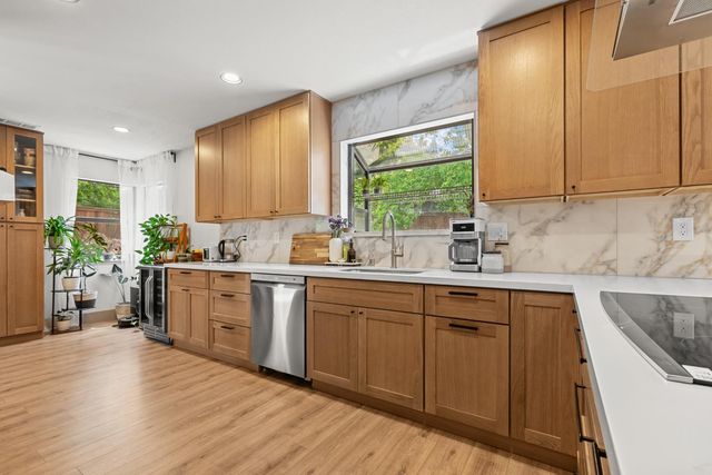 3910 Adelheid Way, Sacramento, CA 95821