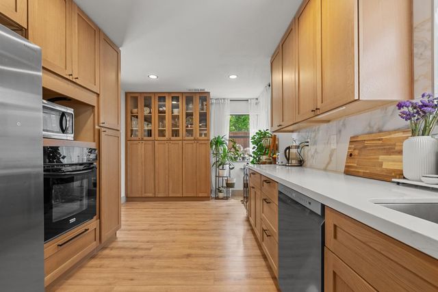 3910 Adelheid Way, Sacramento, CA 95821