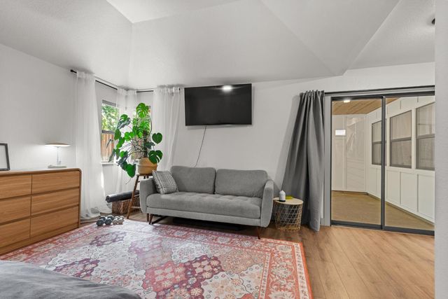 3910 Adelheid Way, Sacramento, CA 95821