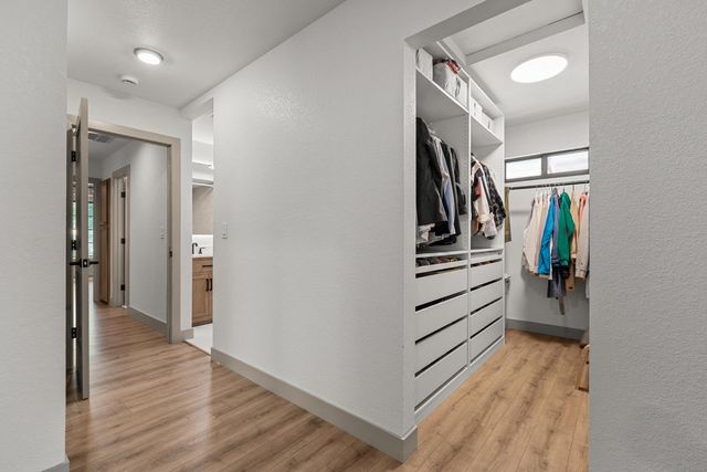 3910 Adelheid Way, Sacramento, CA 95821