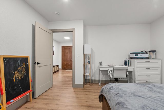 3910 Adelheid Way, Sacramento, CA 95821