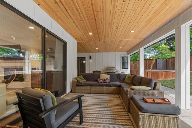 3910 Adelheid Way, Sacramento, CA 95821