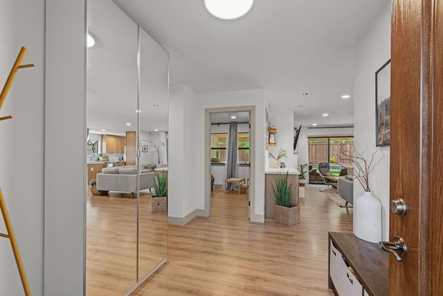 3910 Adelheid Way, Sacramento, CA 95821