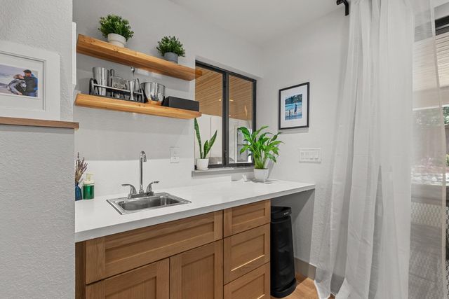 3910 Adelheid Way, Sacramento, CA 95821