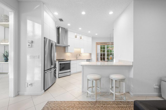 16815 Knightsbridge Lane, Delray Beach, FL 33484