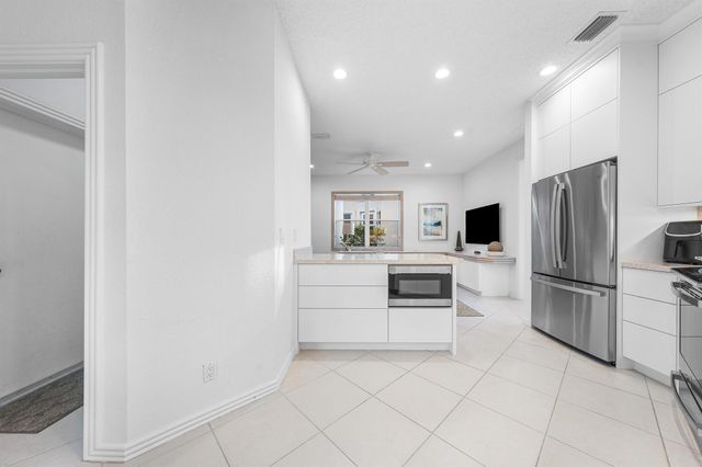 16815 Knightsbridge Lane, Delray Beach, FL 33484