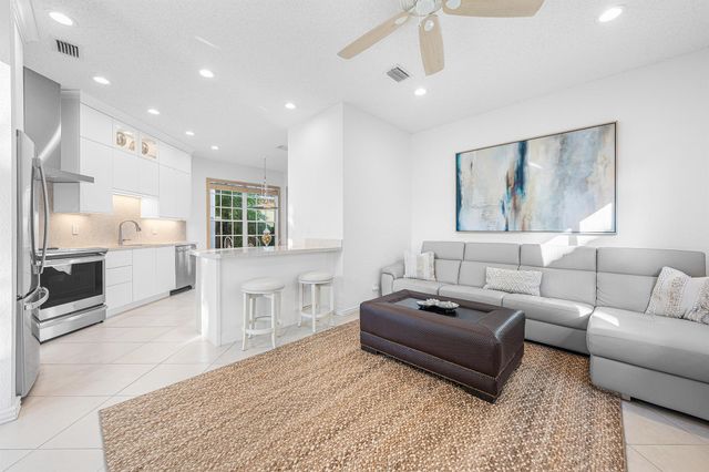 16815 Knightsbridge Lane, Delray Beach, FL 33484