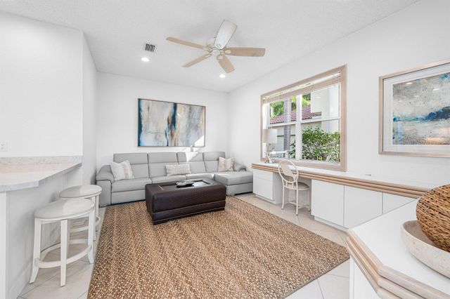 16815 Knightsbridge Lane, Delray Beach, FL 33484