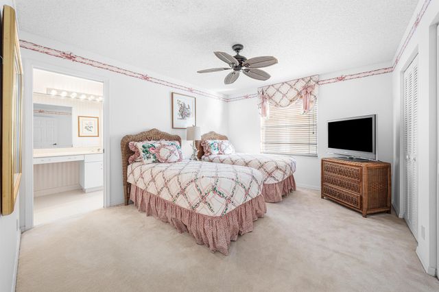 16815 Knightsbridge Lane, Delray Beach, FL 33484