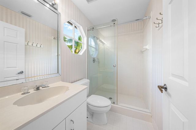 16815 Knightsbridge Lane, Delray Beach, FL 33484