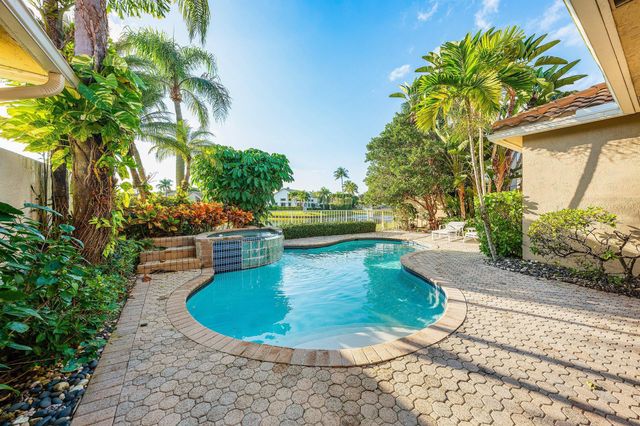 16815 Knightsbridge Lane, Delray Beach, FL 33484