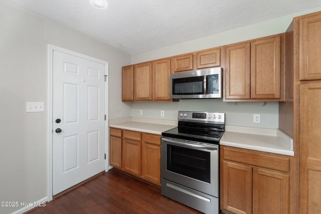 205 Sourwood Court, Jacksonville, NC 28540