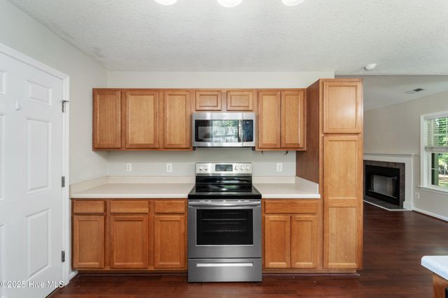 205 Sourwood Court, Jacksonville, NC 28540