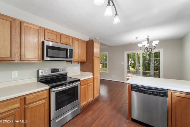 205 Sourwood Court, Jacksonville, NC 28540