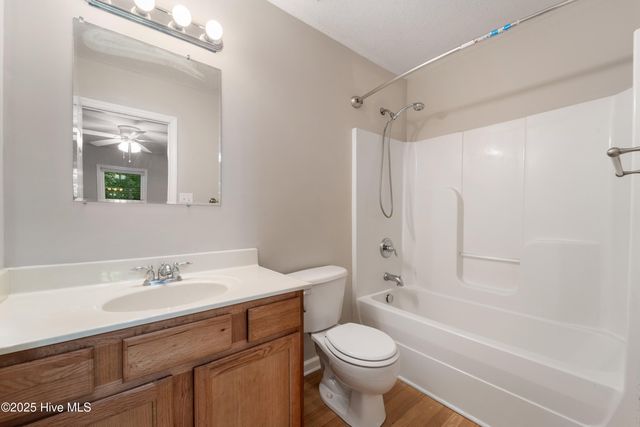 205 Sourwood Court, Jacksonville, NC 28540