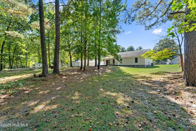 205 Sourwood Court, Jacksonville, NC 28540