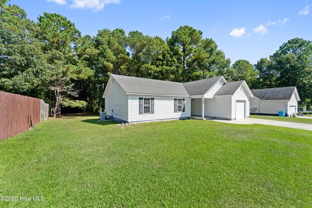 205 Sourwood Court, Jacksonville, NC 28540