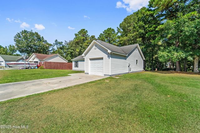 205 Sourwood Court, Jacksonville, NC 28540