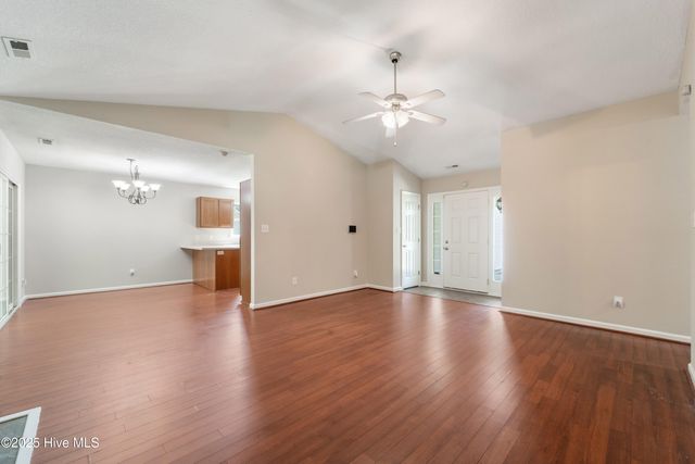 205 Sourwood Court, Jacksonville, NC 28540