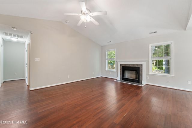 205 Sourwood Court, Jacksonville, NC 28540