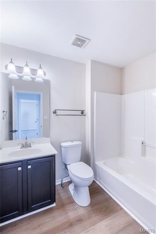 8233 Swarthmore Court, University City, MO 63130