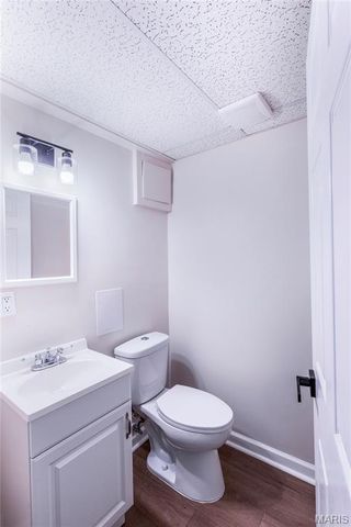 8233 Swarthmore Court, University City, MO 63130