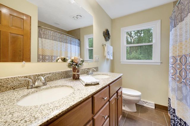 1119 W Fairfield COURT, Glendale, WI 53217