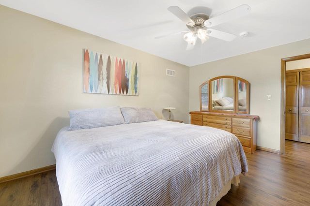 1119 W Fairfield COURT, Glendale, WI 53217