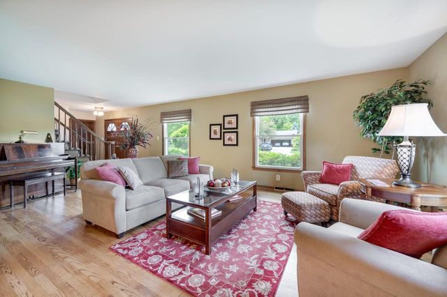 1119 W Fairfield COURT, Glendale, WI 53217